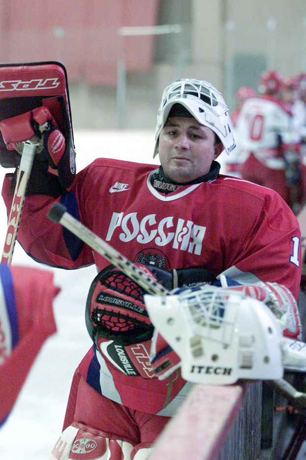 Алексей Ивашкин. Вратарь сборной России по хоккею Алексей Ивашкин. 2000 год