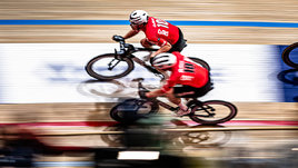 Велогонщики Бруно Кесслер и Бенджамин Бос