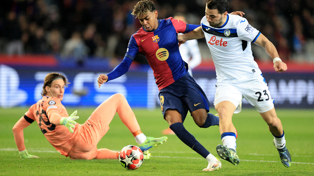 «Барселона» сыграла вничью с «Аталантой» (2:2).