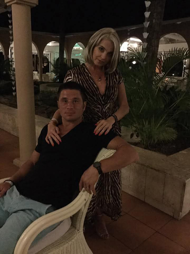 Александр Кирсанов с женой Натальей Гудиной.