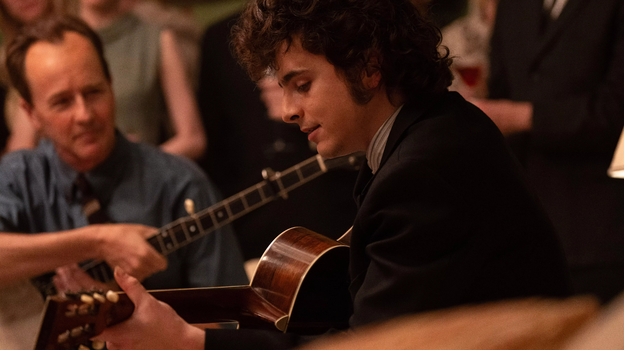 Кадр из фильма «Боб Дилан: Никому не известный» / реж. Джеймс Мэнголд / Searchlight Pictures: