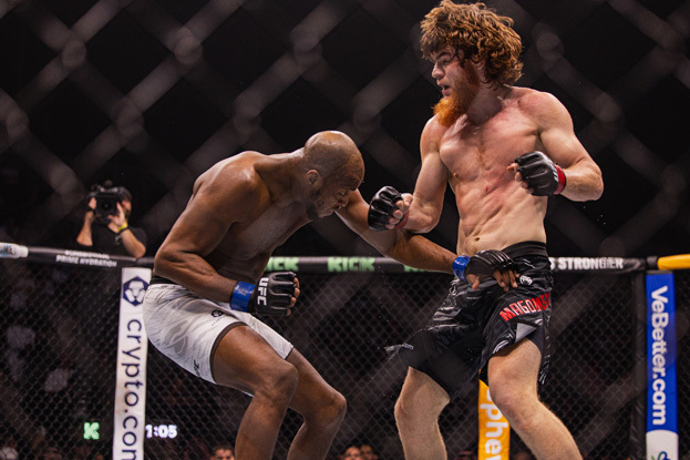 Майкл Пэйдж и Шарабутдин Магомедов. Бойцы ММА Шарабутдин «Шара Буллет» Магомедов и Майкл Пэйдж.