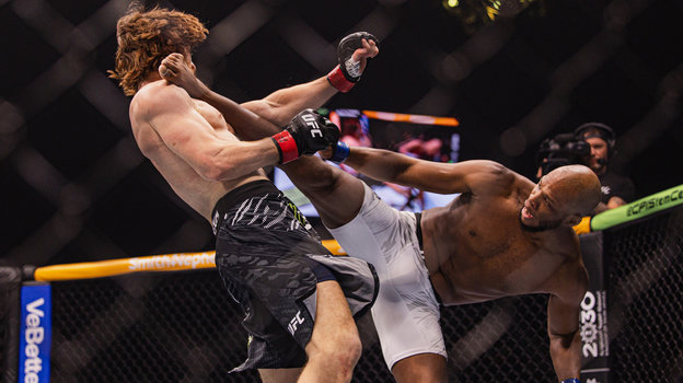 Шарабутдин Магомедов и Майкл Пэйдж. Бойцы ММА Шарабутдин «Шара Буллет» Магомедов и Майкл Пэйдж.