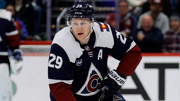 Нападающий «Колорадо» Нэйтан Маккиннон