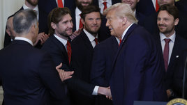 Вратарь «Флориды» Сергей Бобровский и президент США Дональд Трамп.