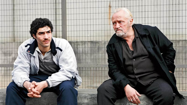 Кадр из фильма «Пророк» / реж. Жак Одиар / Union g?n?rale cin?matographique: