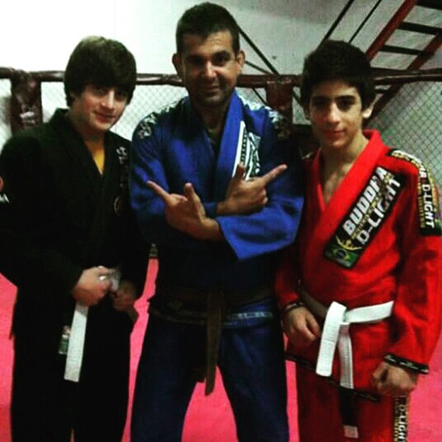 Александр и Илия Топурия в детстве.