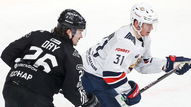 Логан Дэй и Александр Петунин. Хоккеисты Логан Дэй и Александр Петунин