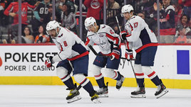 Хоккеист Александр Овечкин после гола в матче «Филадельфия» — Вашингтон» (3:4) 6 февраля. Филадельфия.