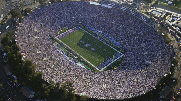 Стадион «Роуз Боул» во время Супербоула-1993. Стадион «Роуз Боул» во время матча Супербоула. 31 января 1993 года. Пасадина