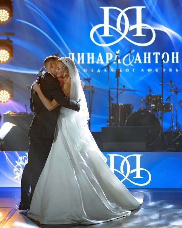 Антон Смольский и Динара Алимбекова.