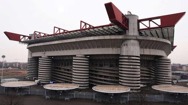Стадион «Сан Сиро». Вид на Собор Дуомо. Милан