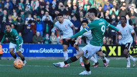 «Ливерпуль» сенсационно вылетел из Кубка Англии. Команду Слота выбил клуб со дна чемпионшипа