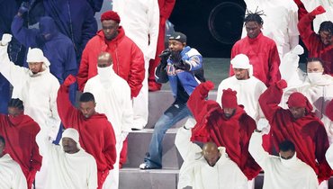 Кендрик Ламар на Супербоуле.