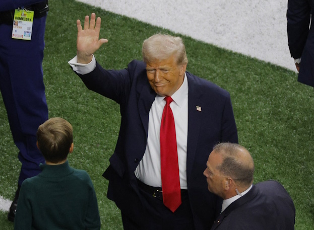 Дональд Трамп посетил Супербоул-2025.