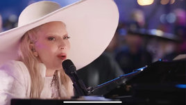 Певица Леди Гага на Супербоуле-2025