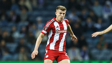 «Олимпиакос» отказался продавать защитника Коштинью в «Зенит»