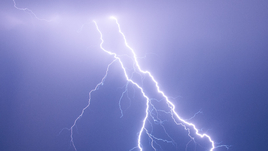 В Колумбии молния убила пять человек. Трагедия случилась на футбольном матче