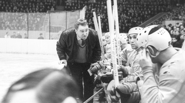 Главный тренер сборной СССР Анатолий Тарасов. 1964 год. Главный тренер сборной СССР Анатолий Тарасов. 1964 год