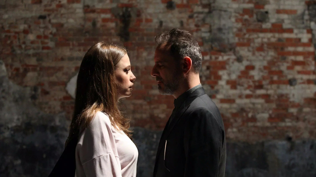 Кадр из сериала «Фи, Чи, Пи», реж. Мерт Байкал / Ay Yapim