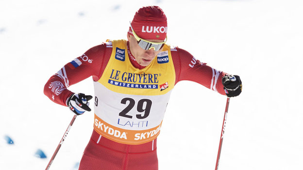 Лыжник Александр Большунов