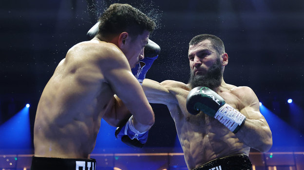 Дмитрий Бивол и Артур Бетербиев. Боксеры Артур Бетербиев и Дмитрий Бивол 12 октября 2024 года