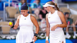 Теннисистки Мирра Андреева и Диана Шнайдер