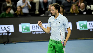 Медведев без нервов вышел в полуфинал турнира в Марселе. Во втором матче подряд не отдал ни сета — кризис позади?