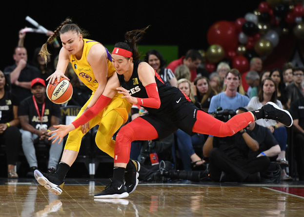 Мария Клюндикова и Пак Джи-су. Баскетболистки Мария Клюндикова и Пак Джи-су