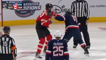 Драка в матче Канада — США.