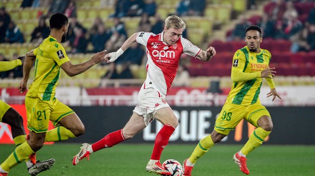 Мика Бирет в матче против «Нанта».