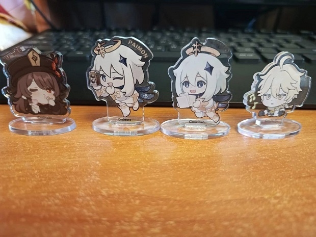 Магнит и Genshin.