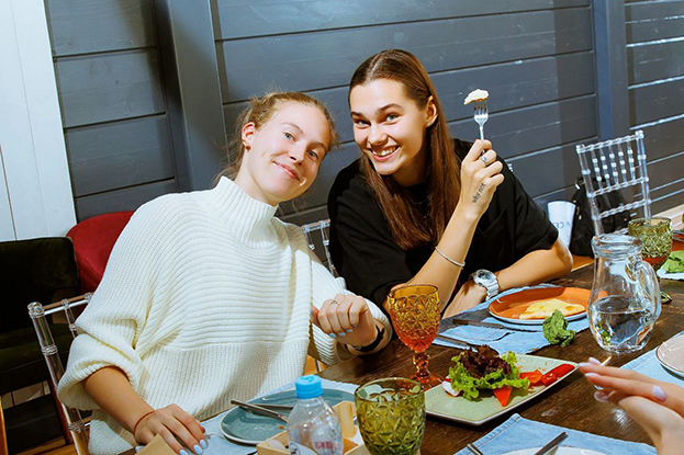 Полина Селезенева и Софья Люлина.