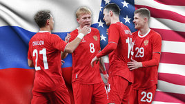 Футболисты сборной России Федор Чалов, Никита Кривцов, Евгений Морозов и Валентин Пальцев