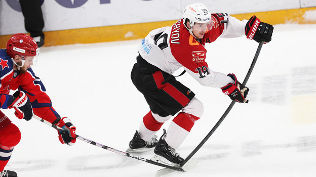 Хоккеист Владимир Ткачев в матче ЦСКА — «Авангард». 9 ноября 2023 года.