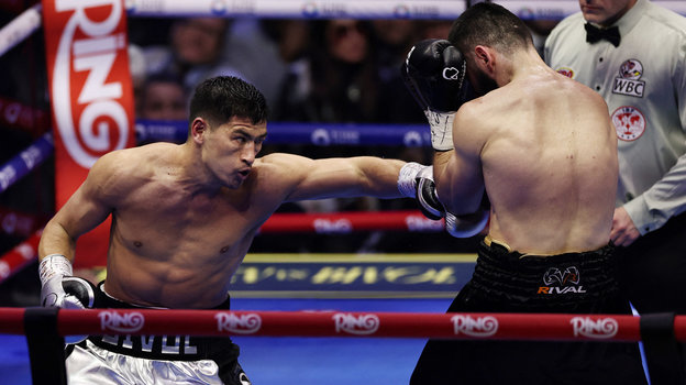 Боксеры Дмитрий Бивол и Артур Бетербиев