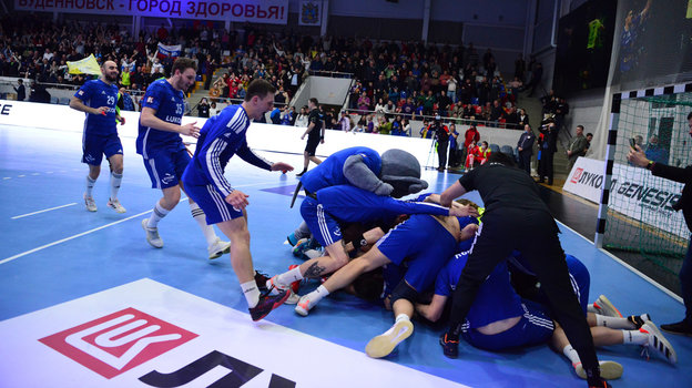 Радость игроков «Виктора» после победы в «Финале четырех» Кубка России. Радость игроков «Виктора» после победы в «Финале четырех» Кубка России. 12 марта 2022 года. Буденновск