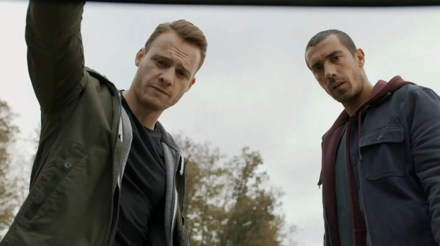 Кадр из сериала «Великолепная двойка», реж. Чагатай Тосун, Барис Эрджетин/ TMC Film, Kanal D