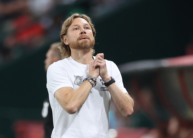 Валерий Карпин.