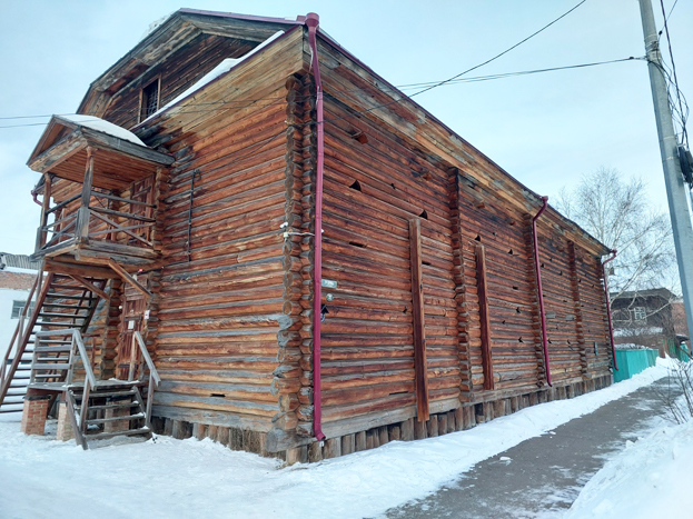 Трехэтажный амбар XIX века. Деревянный амбар XIX века. Енисейск