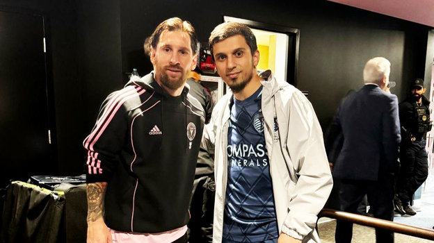 Футболисты Лионель Месси и Магомед-Шапи Сулейманов