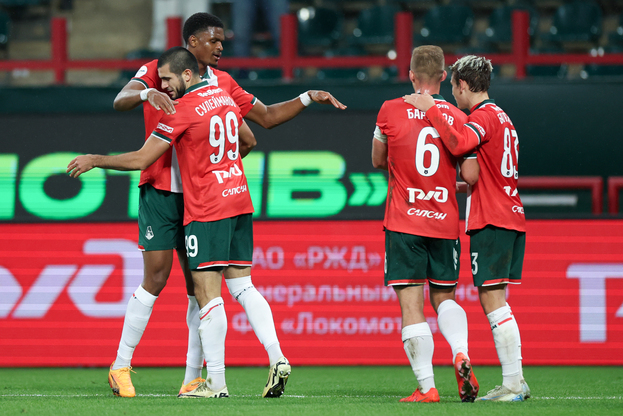 Футболисты «Локомотива» Жерзино Ньямси, Тимур Сулейманов, Дмитрий Баринов и Алексей Батраков.