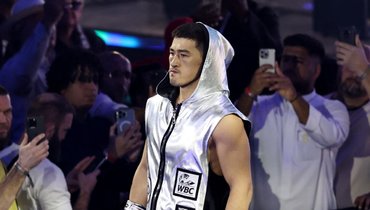 Дмитрий Бивол.