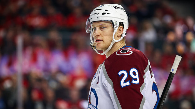 Нападающий «Колорадо» Нэйтан Маккиннон