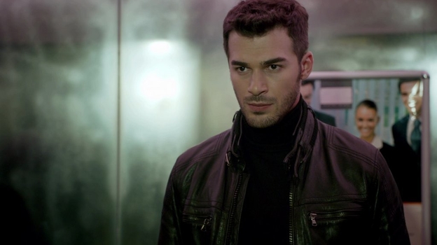 Кадр из сериала «Эзра», реж. Тайфун Гюнейер, Show TV