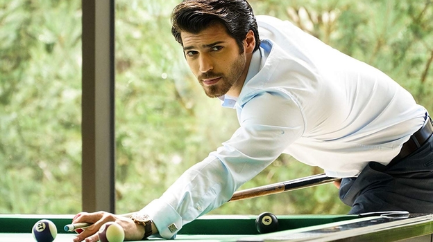 Кадр из сериала «Полнолуние», реж. Чагры Байрак, Star TV