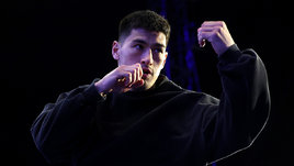 Боксер Дмитрий Бивол.