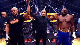 Жесткий бой Кузьмина и первое поражение олимпийского чемпиона. Как прошел турнир «Бойцовского клуба РЕН ТВ»