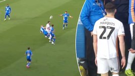 Капитан «Шрусбери Таун» Джон Маркис получил красную карточку через 10 секунд после начала матча с «Питерборо Юнайтед».