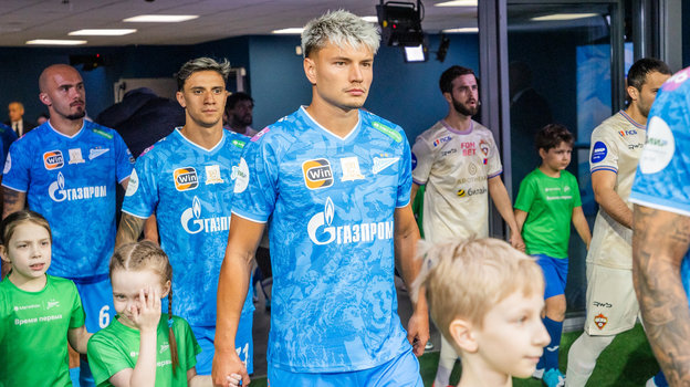 Футболисты «Зенита» Ваня Дркушич, Густаво Мантуан и Андрей Мостовой